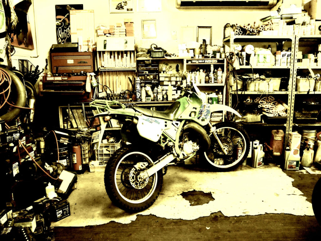 ガレージのバイク